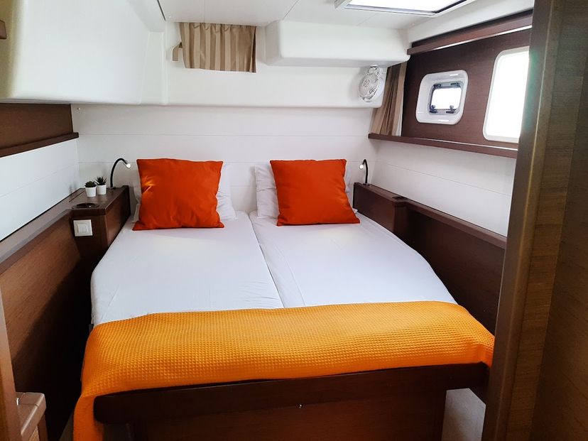 Lagoon 45 Amare I - Green Wave