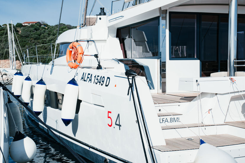Bali Catamarans 5.4 Alfa.bm2