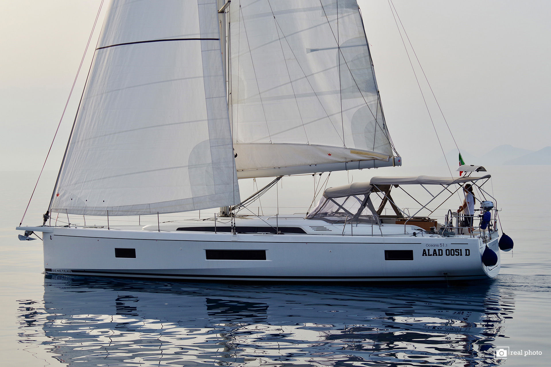 9399991552900648_Oceanis-51.1-Selinde-ext-14rp.jpg