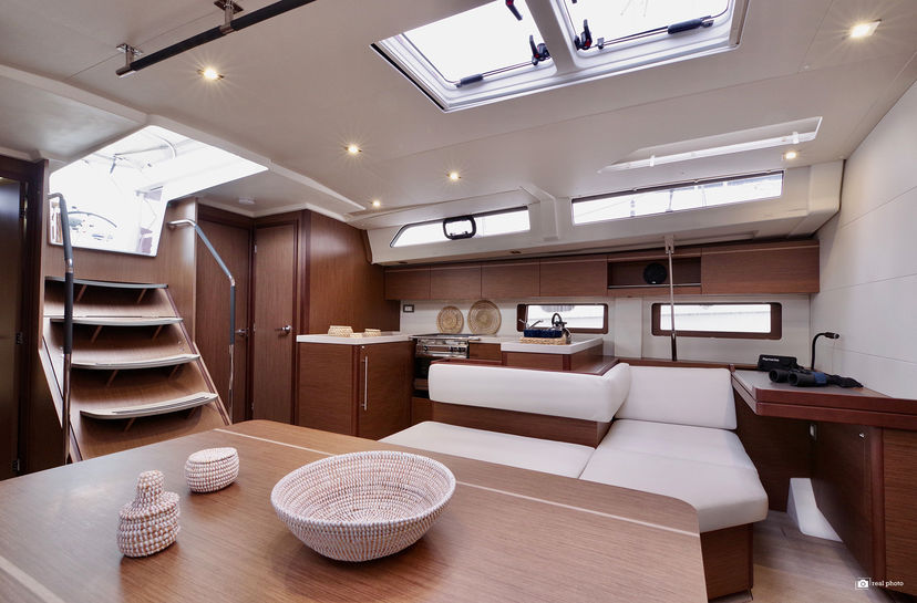 Beneteau OCEANIS 51.1 Selinde - Water maker, Solar Panel