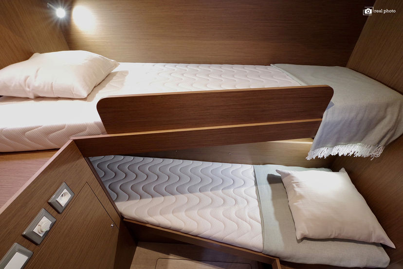 Beneteau OCEANIS 51.1 Selinde - Water maker, Solar Panel