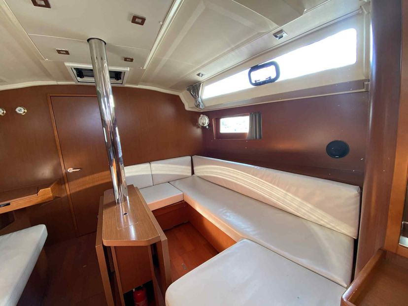 Beneteau OCEANIS 41.1 IKARIA