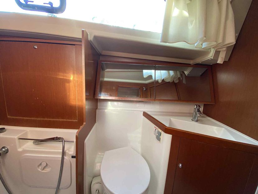 Beneteau OCEANIS 41.1 IKARIA