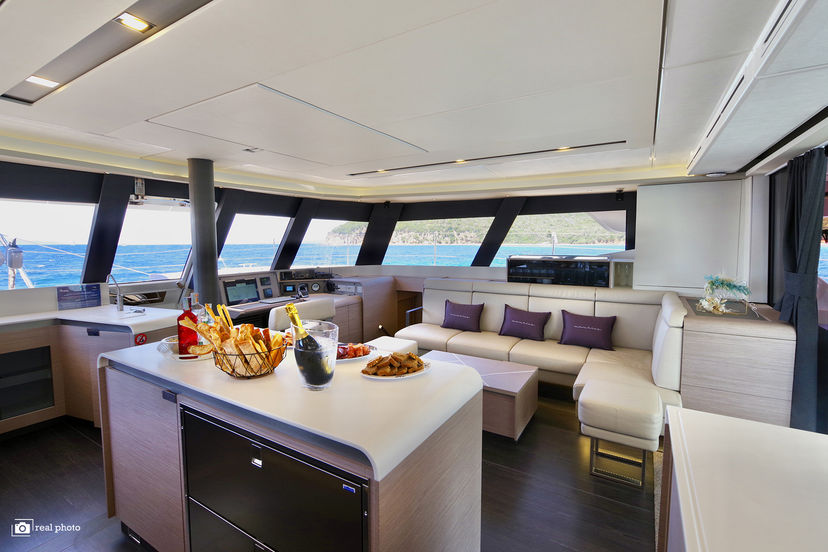 Fountaine Pajot SAMANA 59 Maurice - Luxury Catamaran, A/C, Generator, Water maker