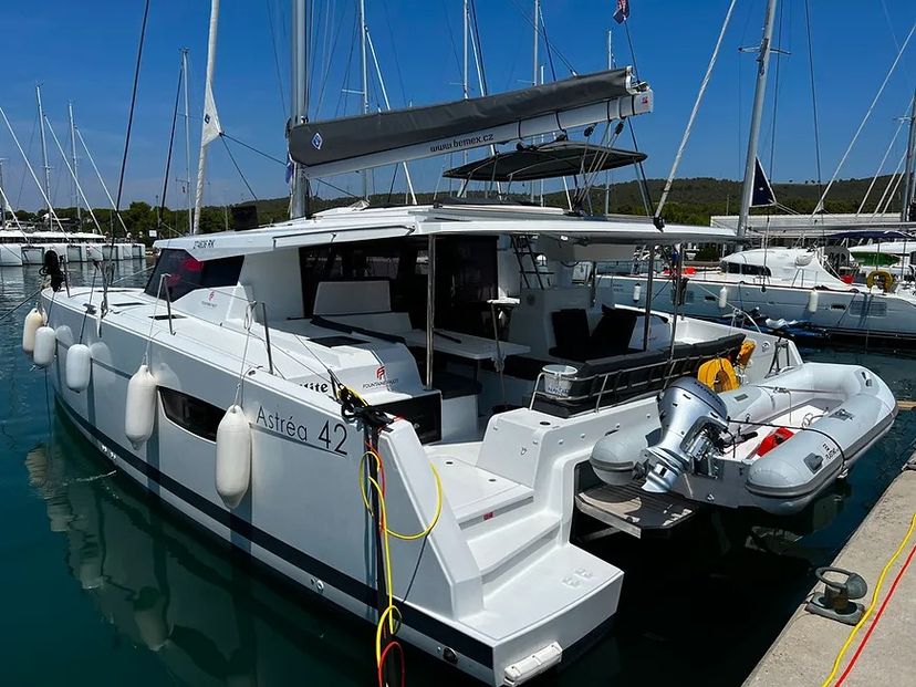Fountaine Pajot 42 Jami