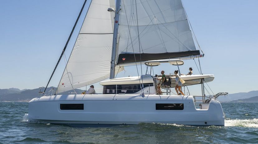 Lagoon 43 Too White