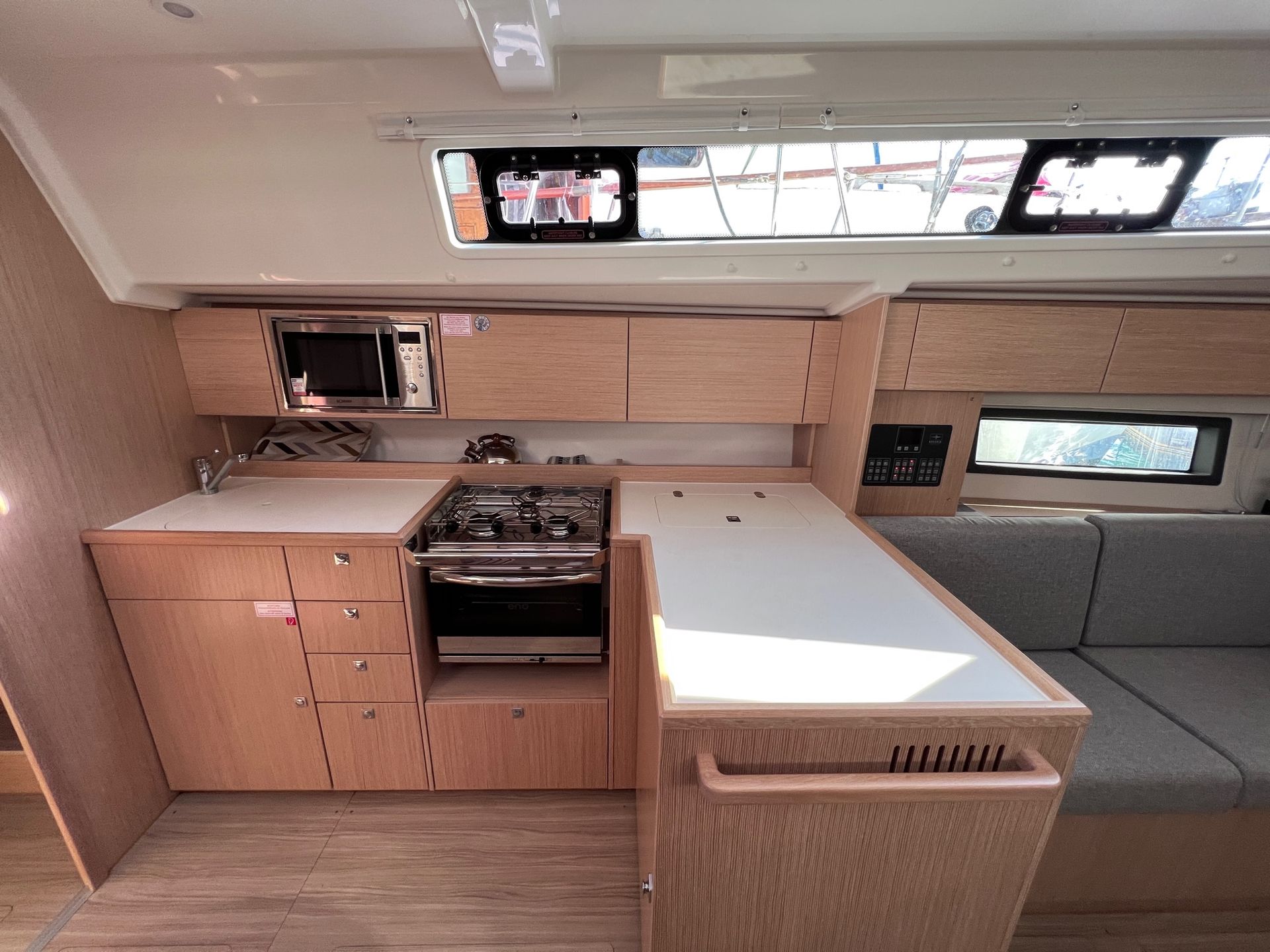 9696111212901768_BAVC42KA-Galley.JPG