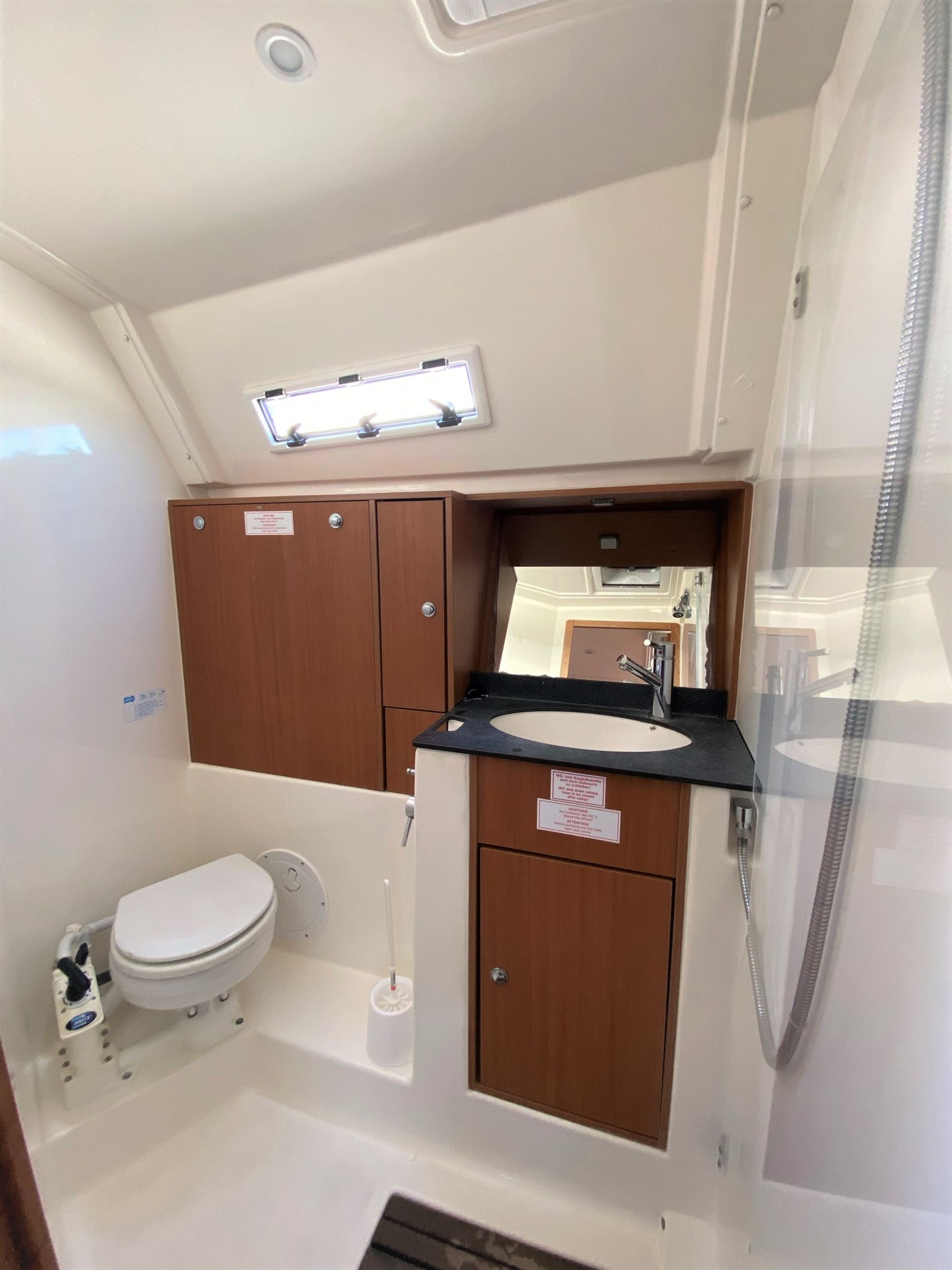 97175960673800109_BAV_40_-_toilet_1.jpeg