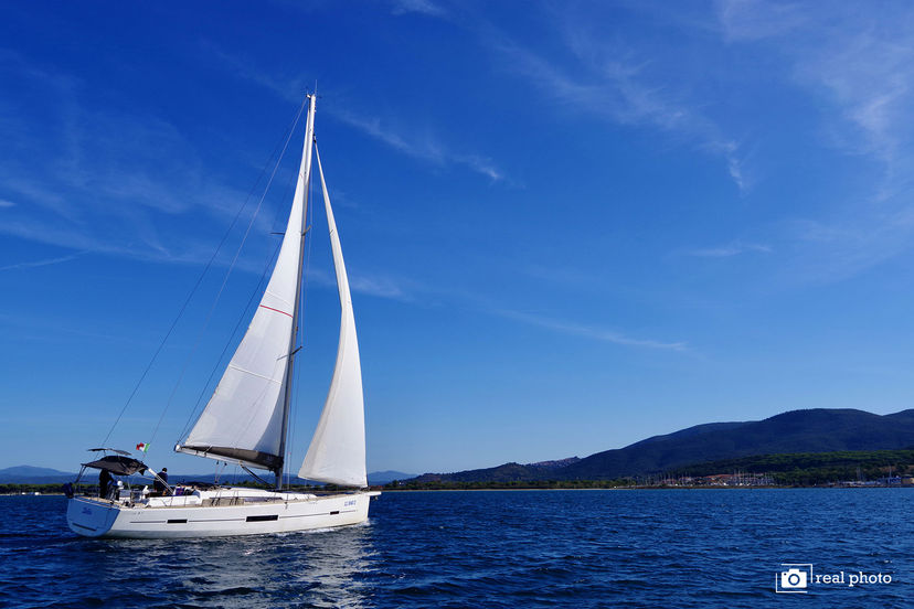 Dufour Yachts GRAND Stella - Water maker, Solar Panel