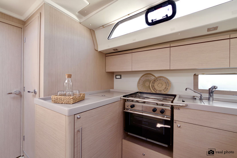 Beneteau OCEANIS 51.1 ORSA 4 - Water maker, Solar Panel