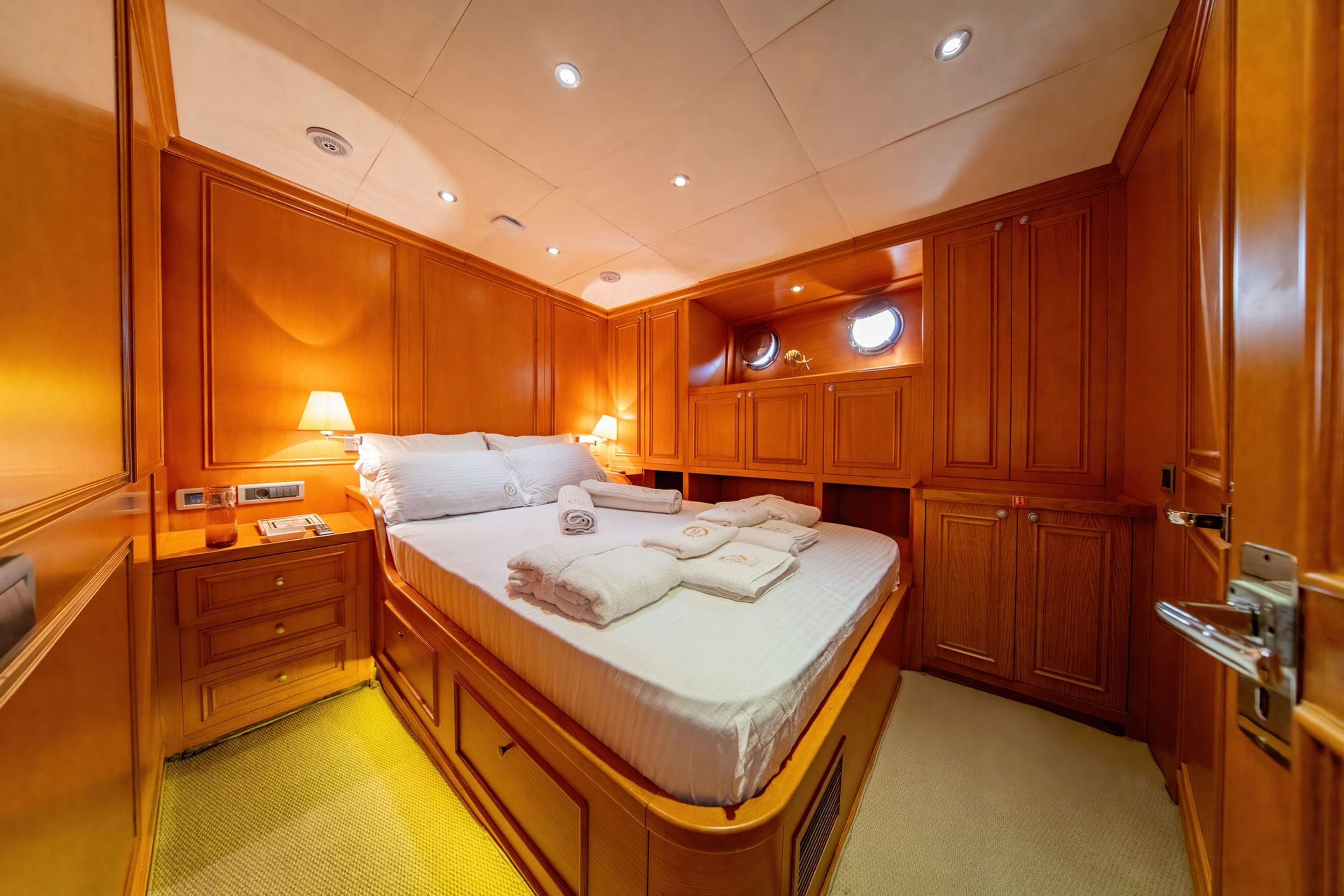 Double Cabin