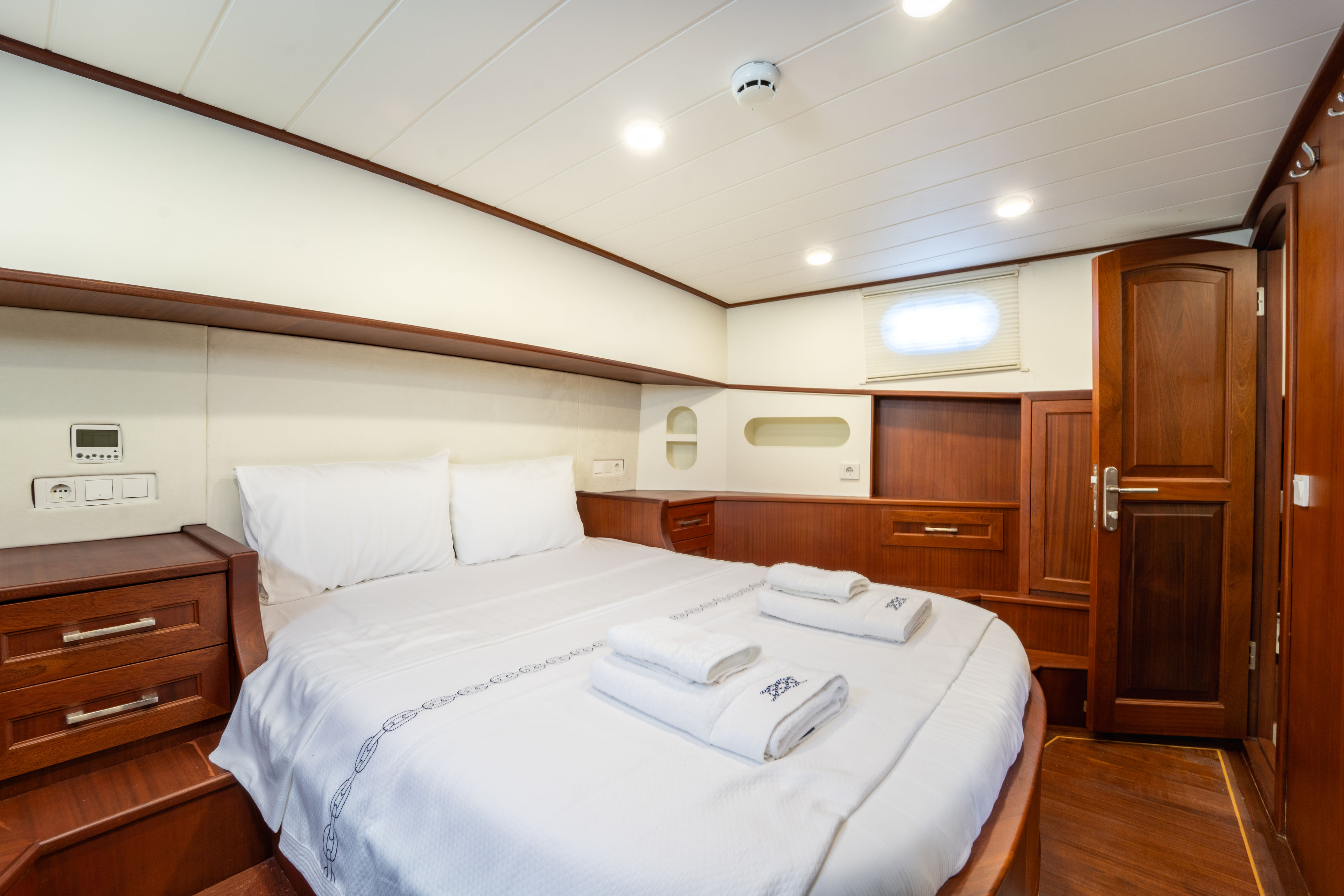 Double Cabin