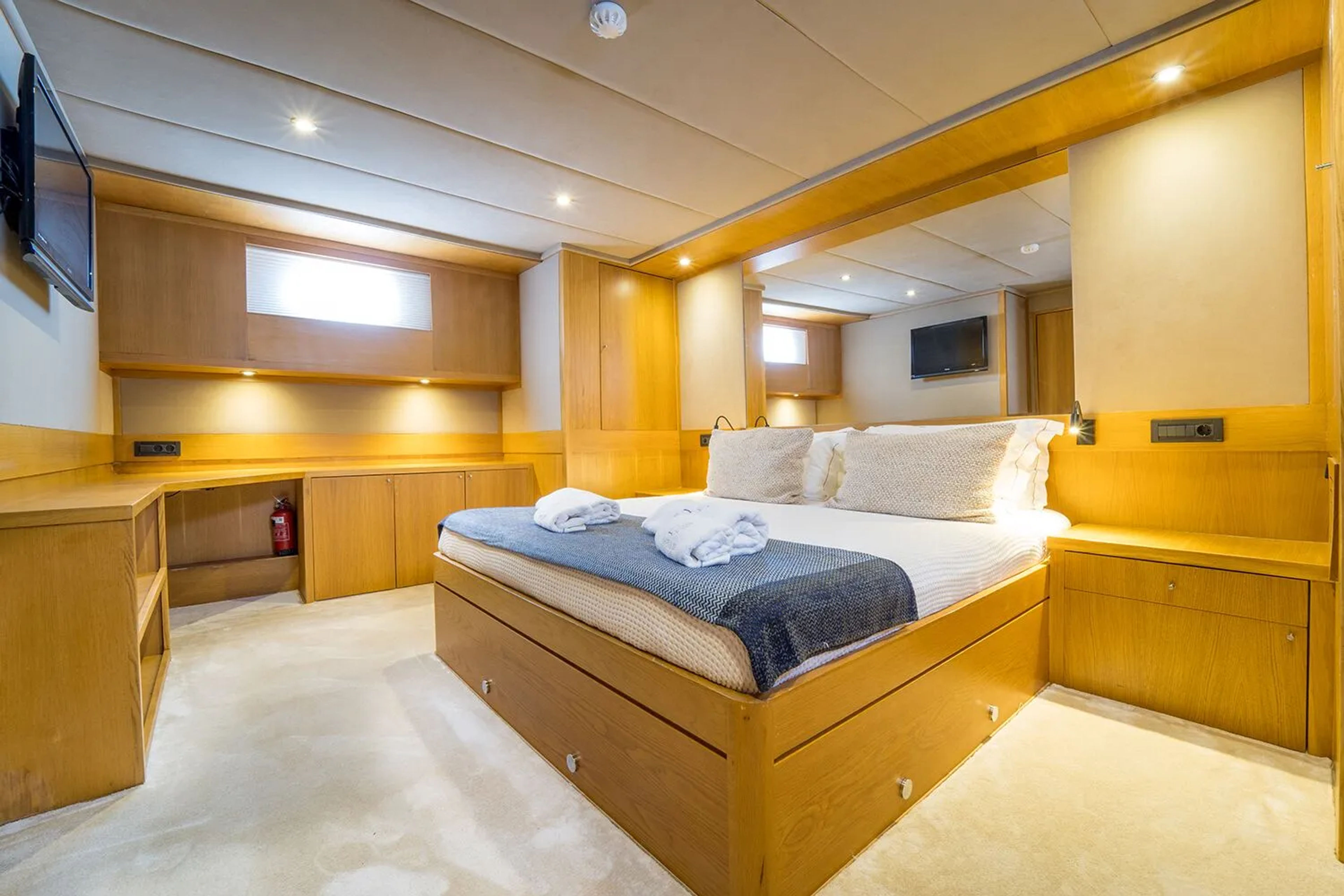 Double Cabin