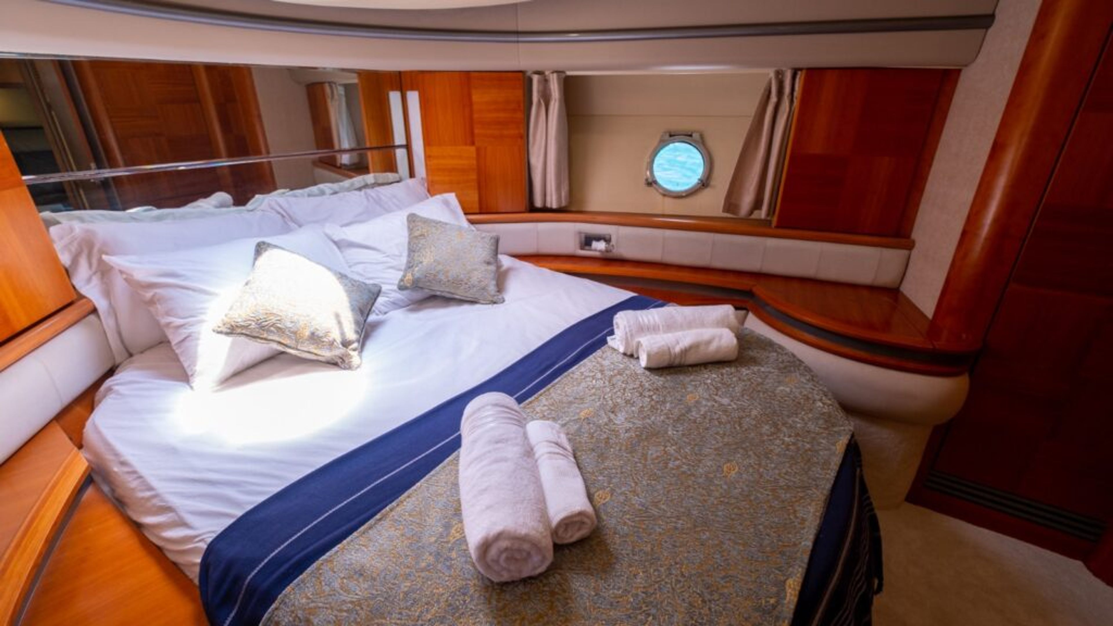 Twin Cabin