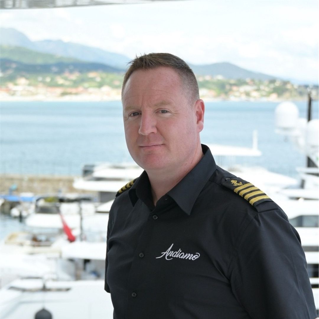 crewProfileMobileImage