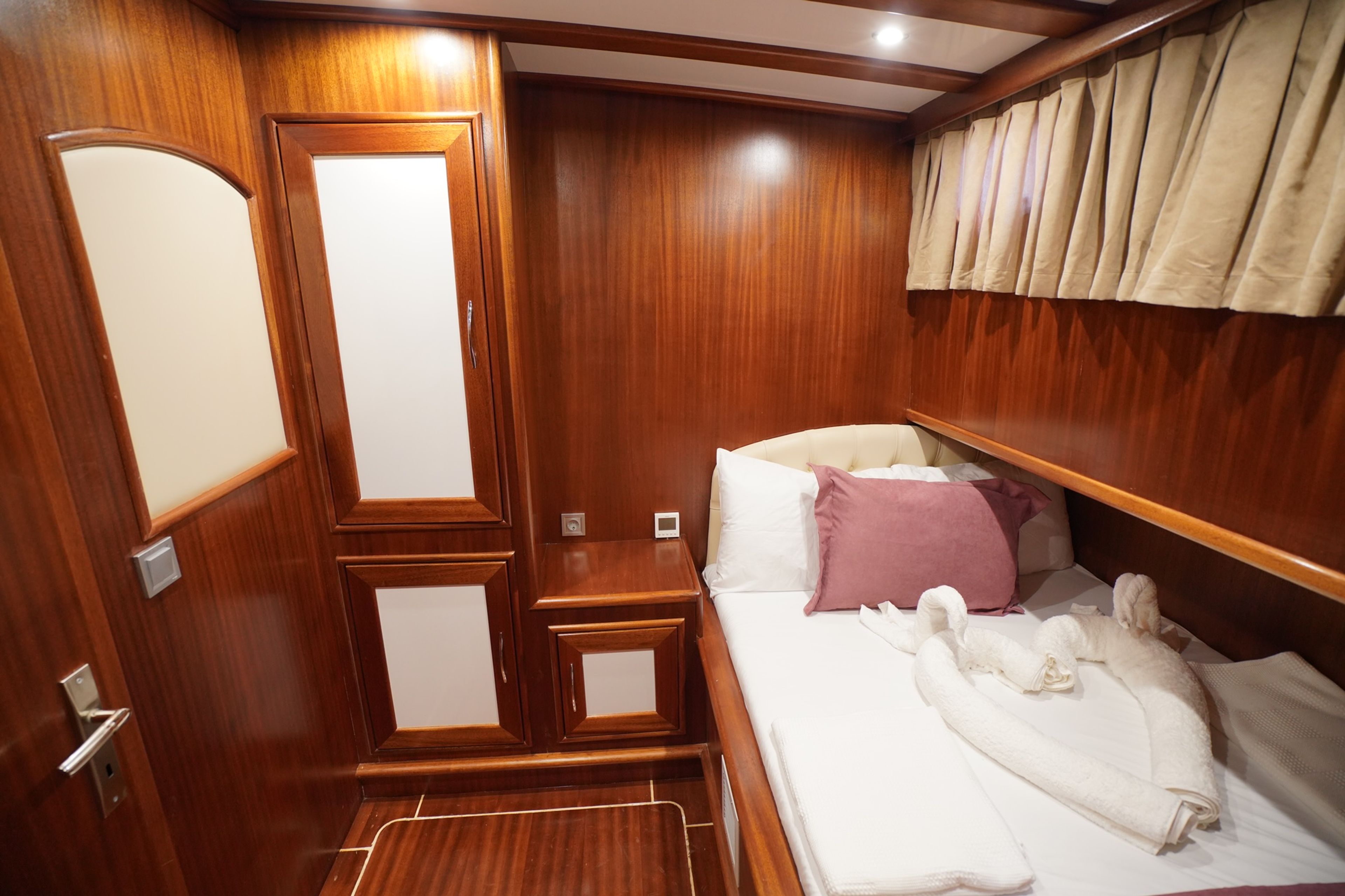 Double Cabin