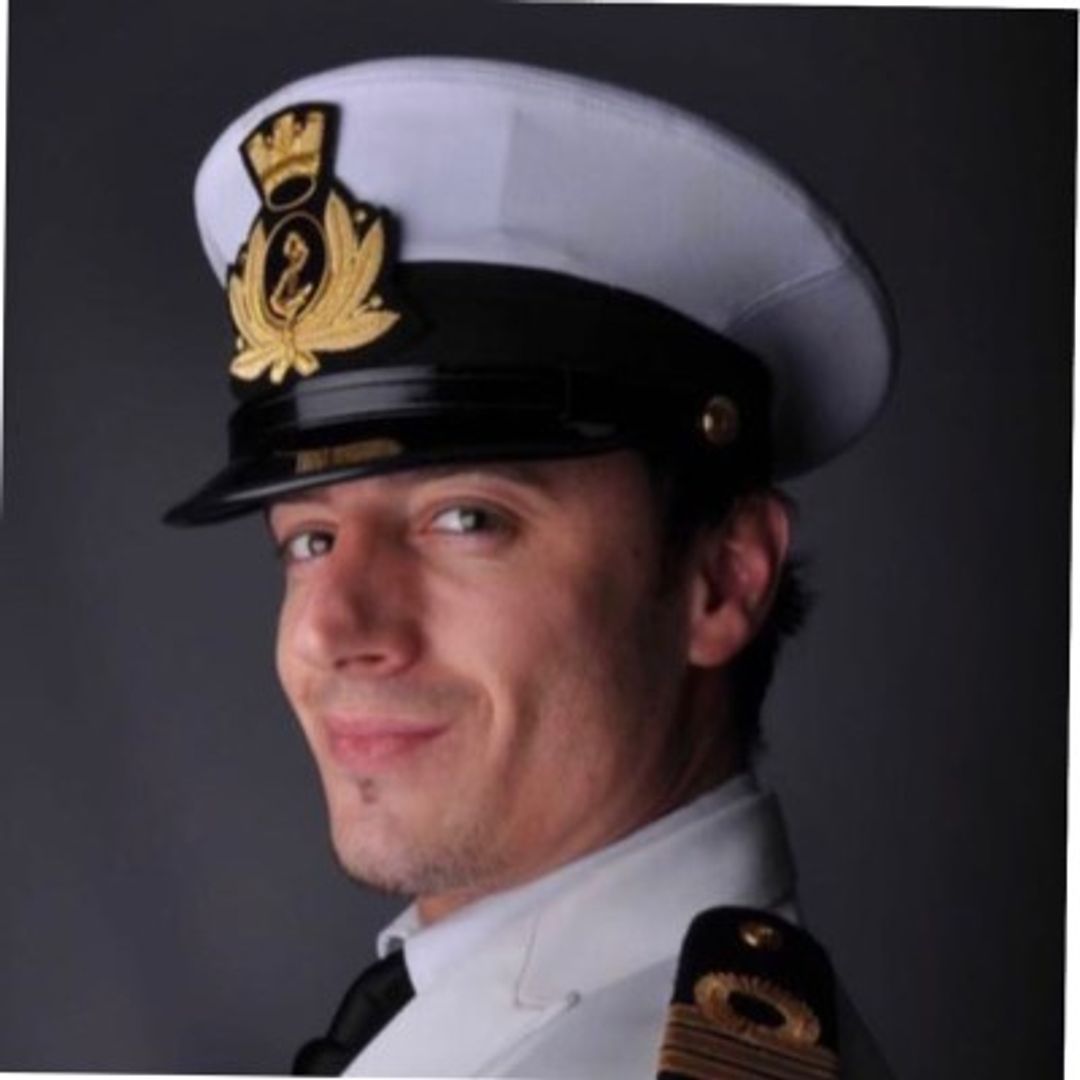 crewProfileMobileImage