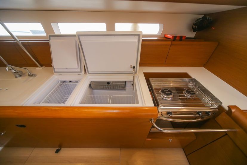 Jeanneau 51 MALAKE 