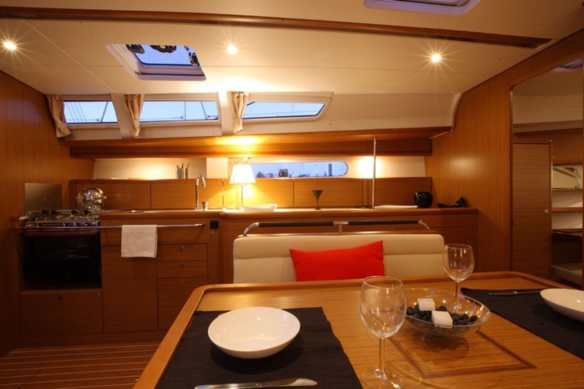 nausys-10218873-9870890-p.JPG