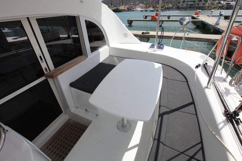 Lagoon 38 Saint Blue