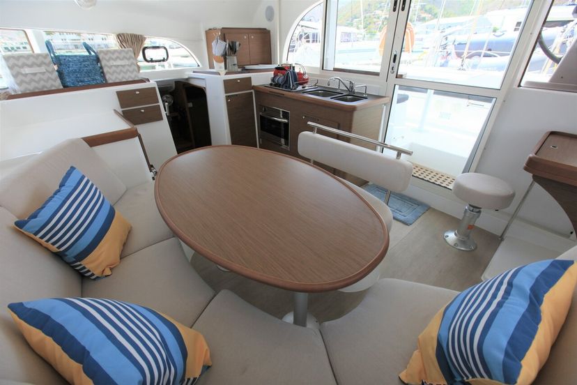 Lagoon 38 Saint Blue