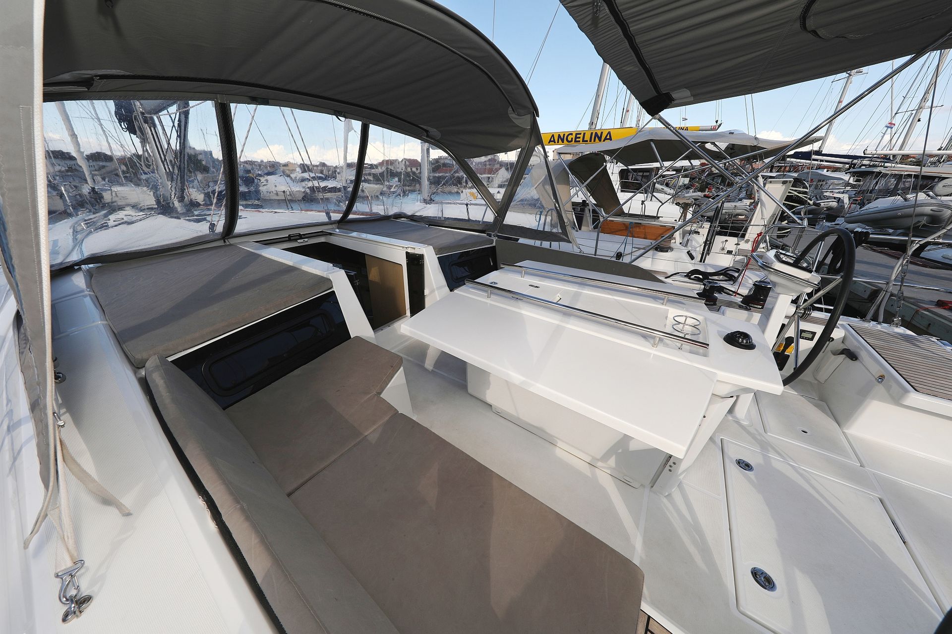 nausys-10247638-126227-n4.jpg