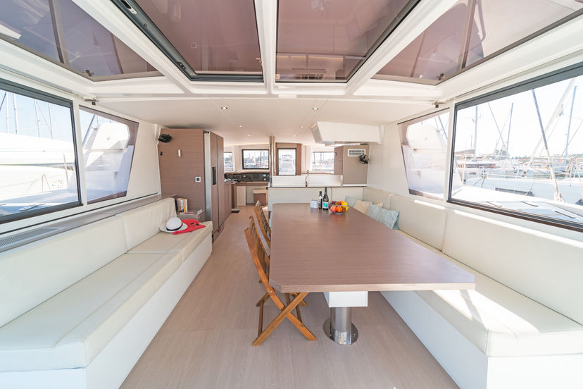 Catana 4.8  Laguana