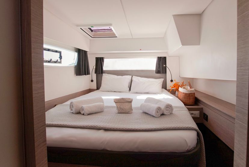 Fountaine Pajot 45 Olympus