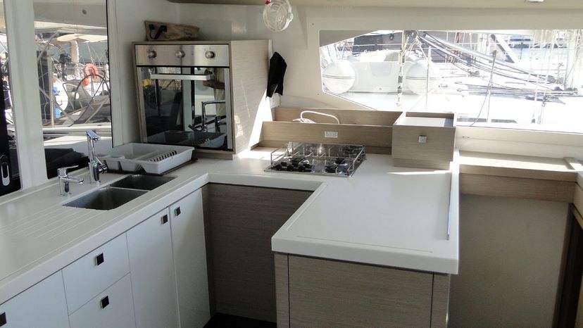 Fountaine Pajot 42 NARNIA