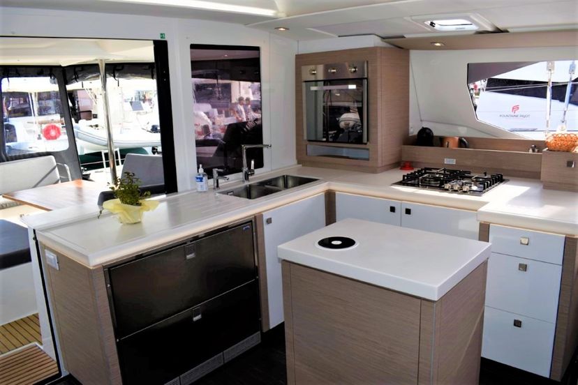 Fountaine Pajot 47 Desafinado