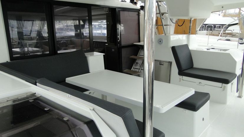 Fountaine Pajot 47 NEFELI 