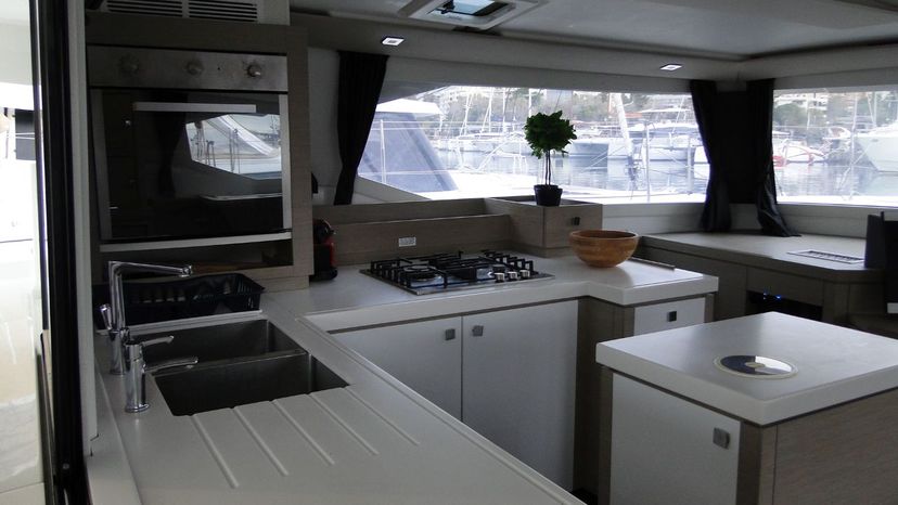 Fountaine Pajot 47 NEFELI 