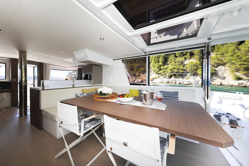 Catana 4.8  Vaya Con Dios