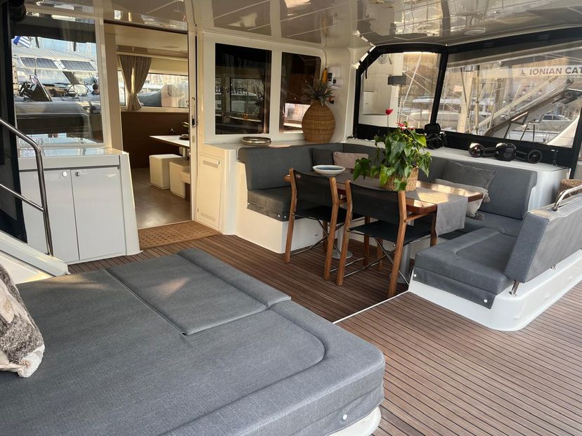 Lagoon 52 Blue Velvet