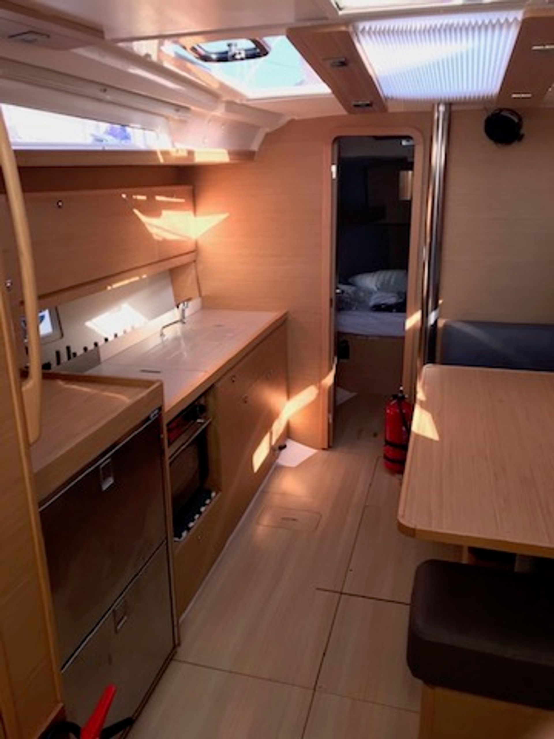 nausys-10377728-2248942-p.jpg