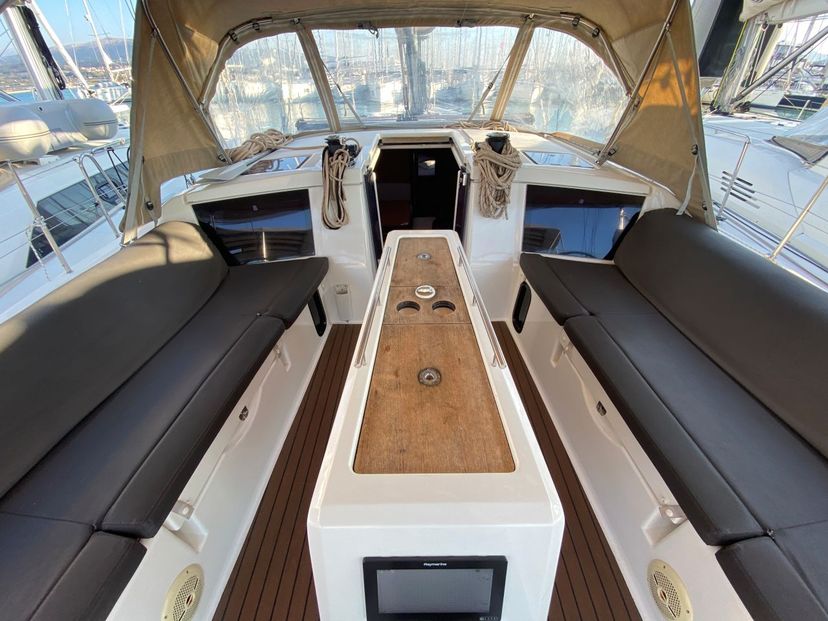 Dufour Yachts 43 HELVIRO