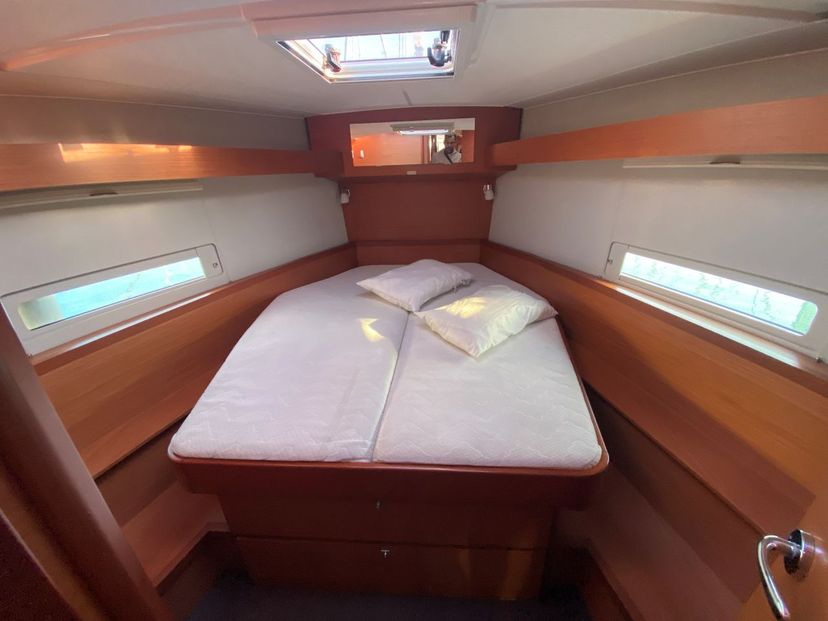 Dufour Yachts 43 HELVIRO