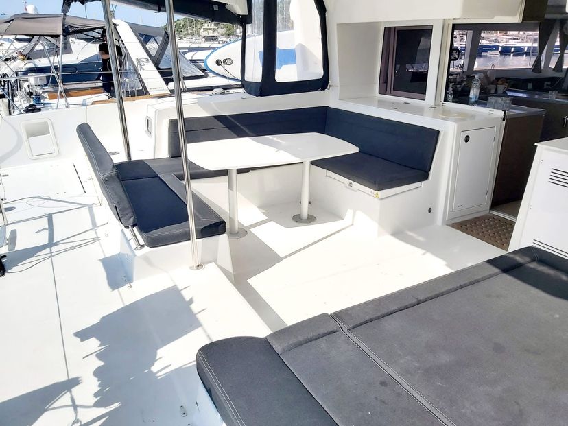 Lagoon 45 Red Twin