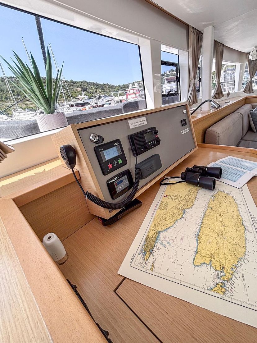 Lagoon 45 Red Twin