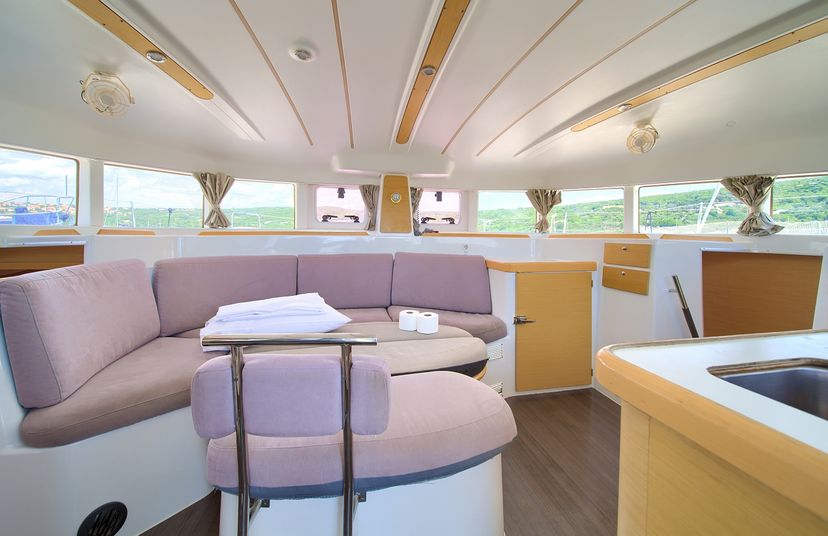 Lagoon 38 Xenia