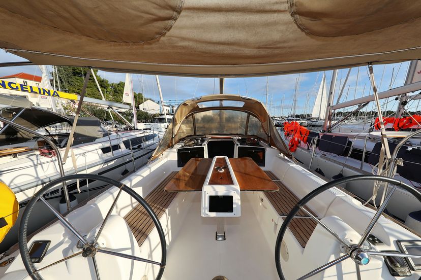 Dufour Yachts 350 Papillon