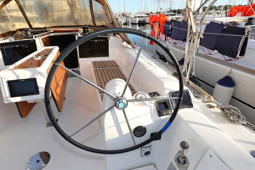 Dufour Yachts 350 Papillon
