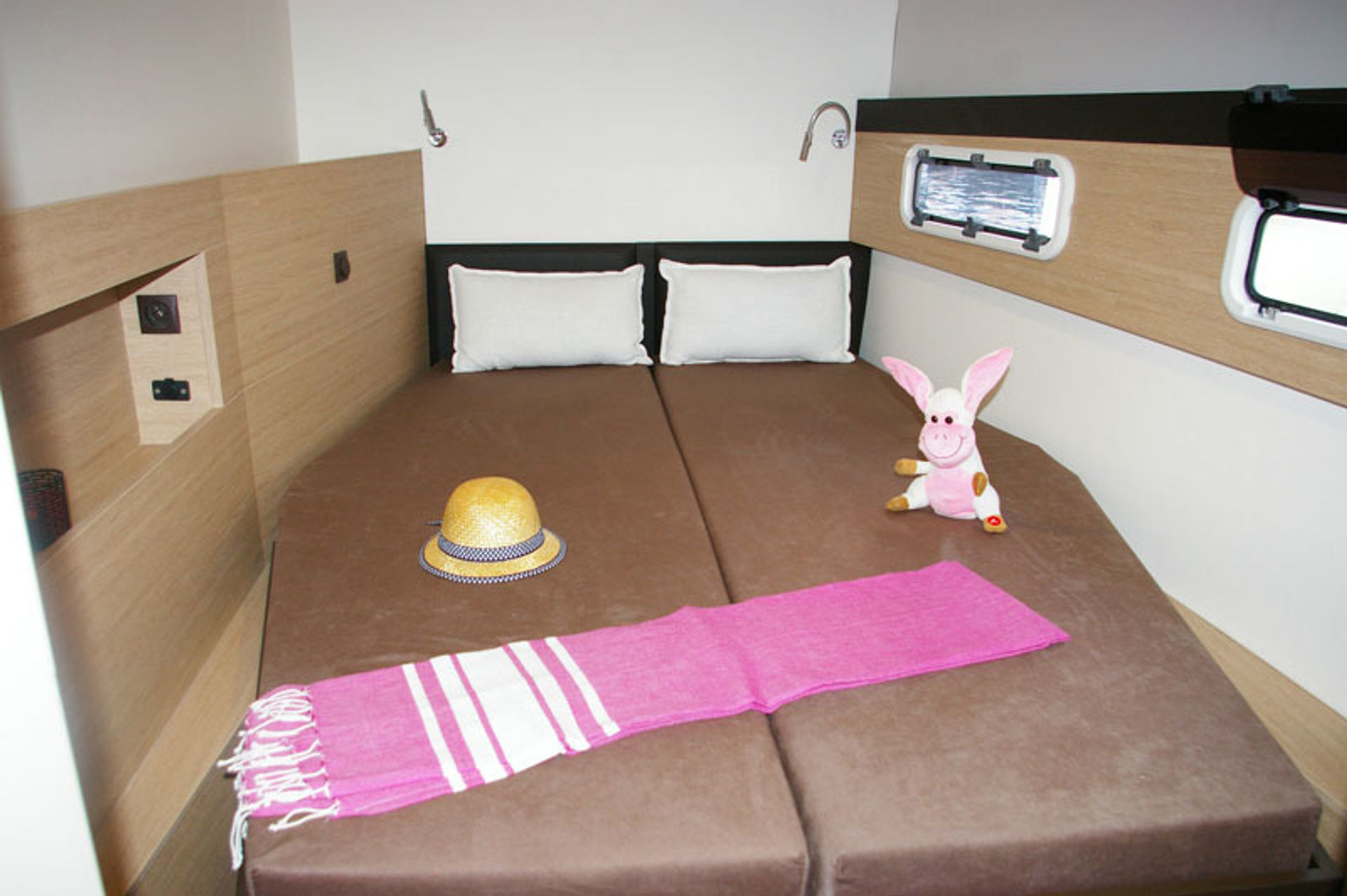 nausys-11455111-9870890-r2.jpg