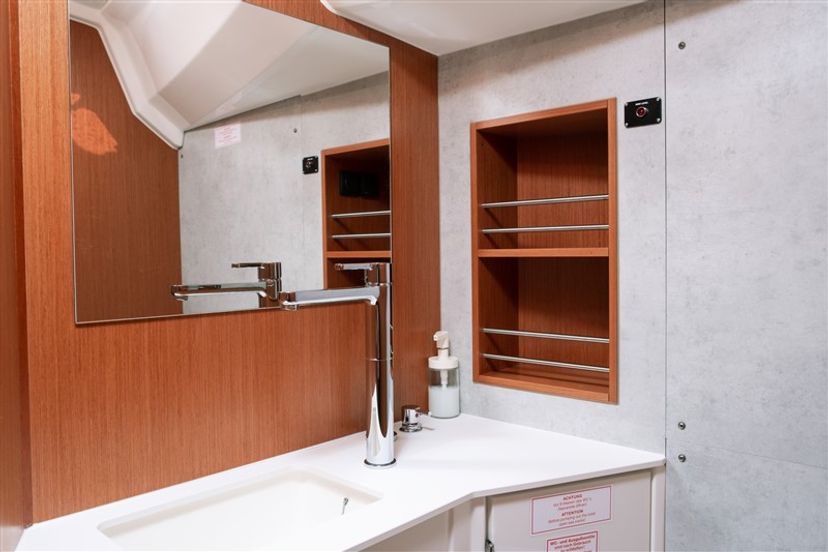 Bavaria Yachtbau C42 Nomad