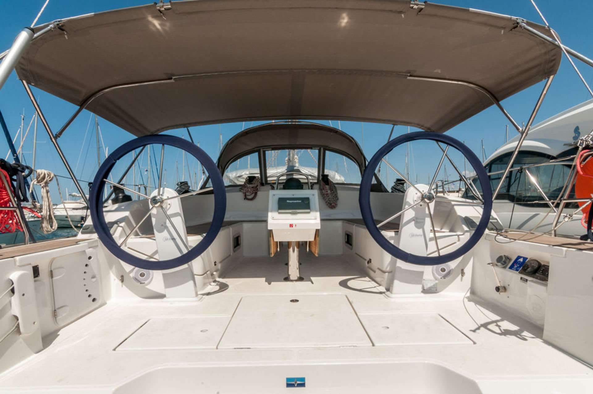 nausys-1187306-1187171-n.jpg
