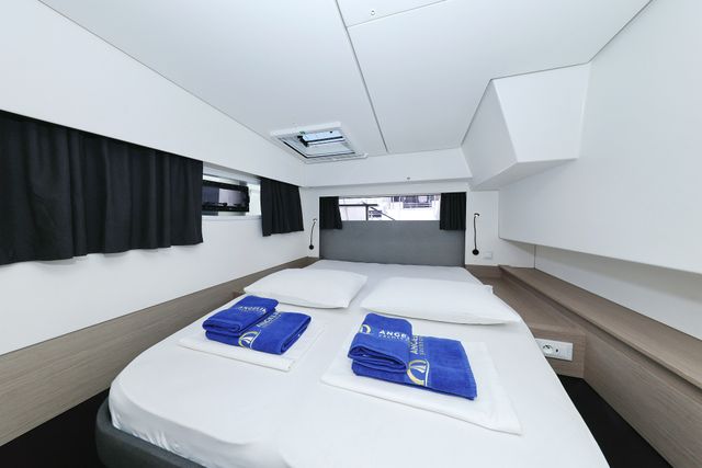 Fountaine Pajot 45 Sun Office