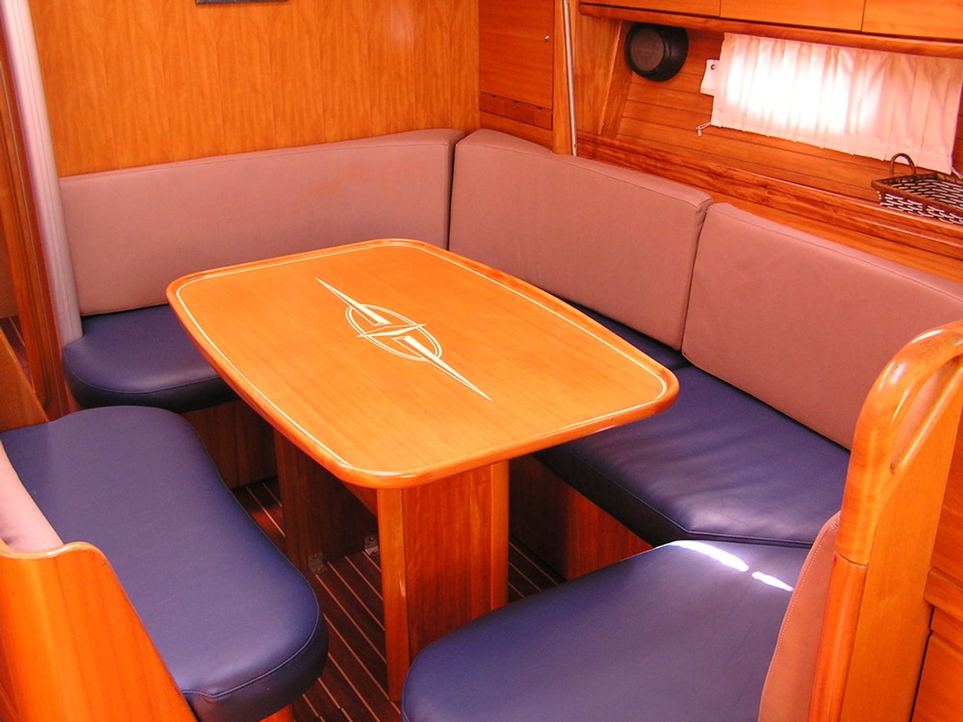 nausys-1217035-845172-p.jpg