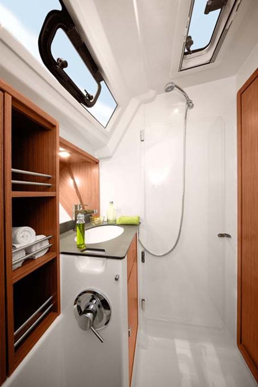 Bavaria Yachtbau CRUISER 41 Blackstar