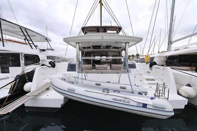 Catana 4.8  Titan