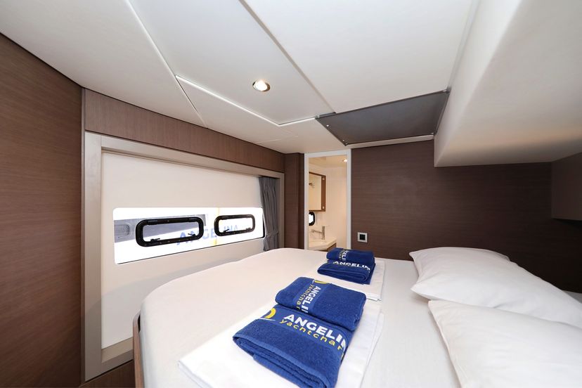 Catana 4.8  Titan